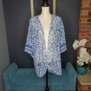 (H)H&M divided blue floral kimono size M